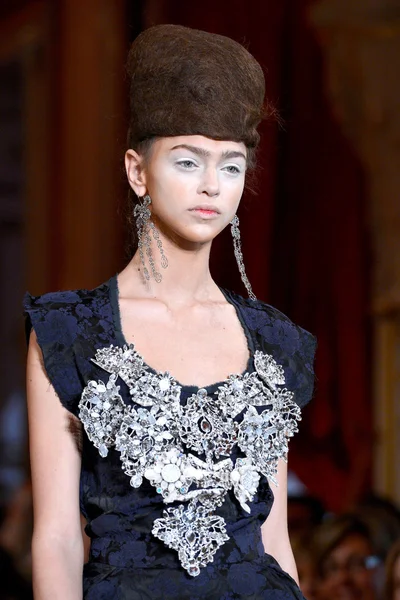Look 13